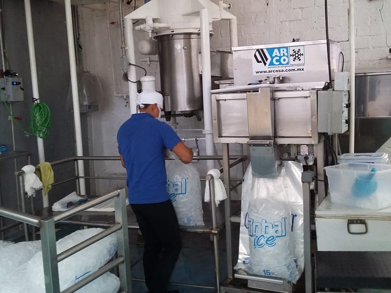 Cómo iniciar un negocio de hielo industrial: